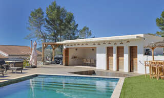 Maison 8 Pièces 401 m² à vendre à Cuers (83390)