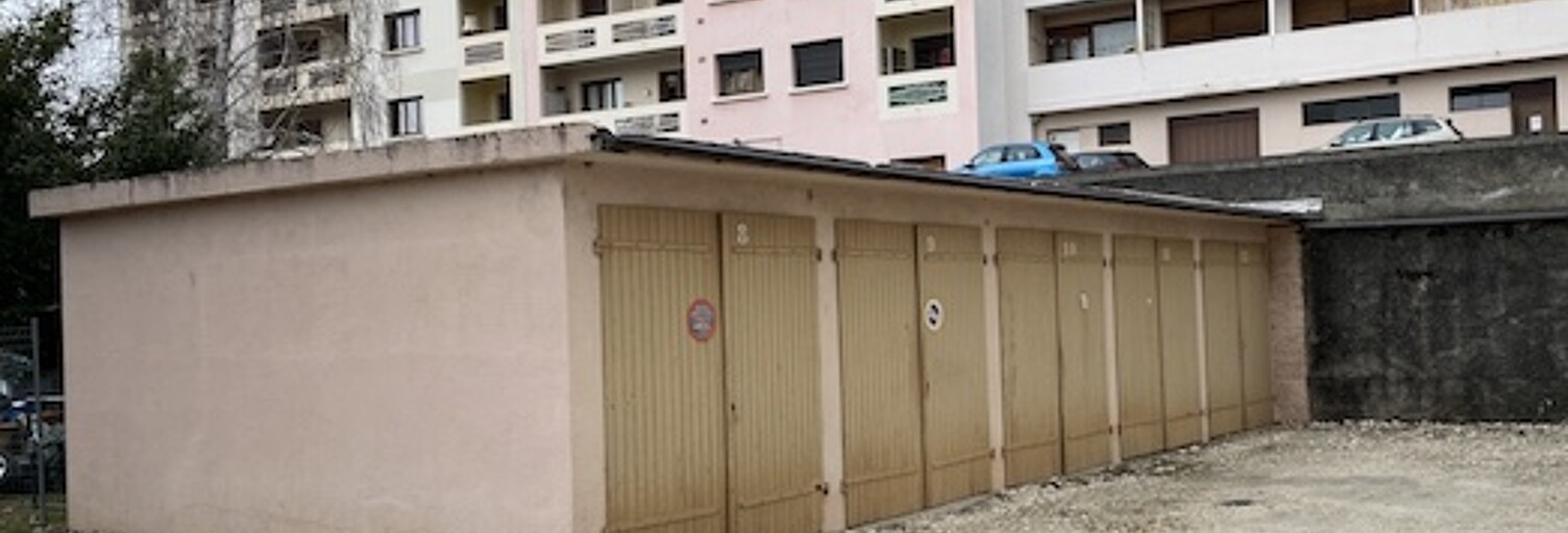 Garage  14 m² à louer à Gaillard (74240)
