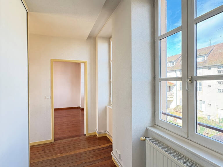 Charlieu Centre, Appartement en Duplex de type T5 de 104 m2 — photo 1