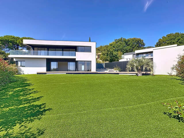 Villa de prestige avec vue imprenable sur les Alpilles — photo du bien