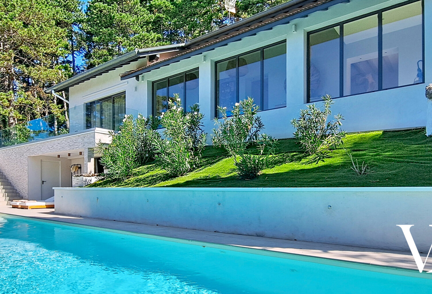 VILLA D'EXCEPTION   VUE PANORAMIQUE   313 M2   PISCINE 15 M — photo 1