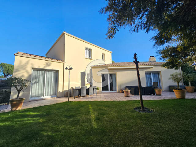 MAISON 4 PIÈCES - 158 M² - A VENDRE A LA TRANCHE SUR MER — photo du bien
