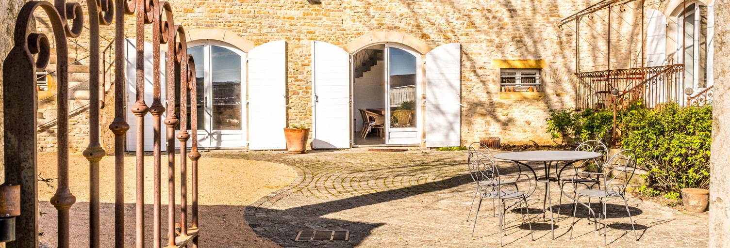 Maison 8 Pièces 303 m² à vendre à Pommiers (69480)