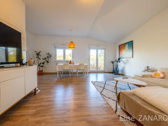 Appartement spacieux et lumineux avec ascenseur! — photo du bien
