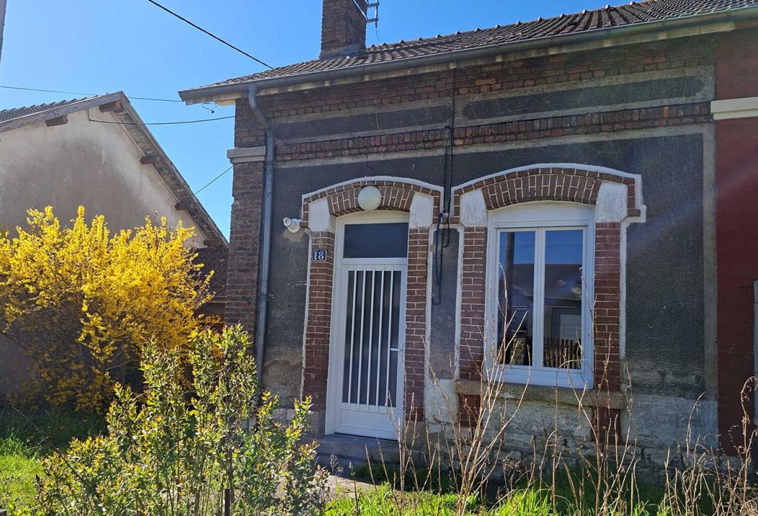 MAISON MITOYENNE 2 PIÈCES - 62 M² AVEC JARDIN DE 219 M² À MONTCEAU LES MINES — photo 1