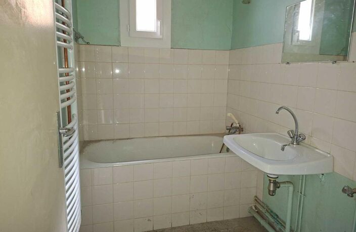 MAISON MITOYENNE 2 PIÈCES - 62 M² AVEC JARDIN DE 219 M² À MONTCEAU LES MINES — photo 4