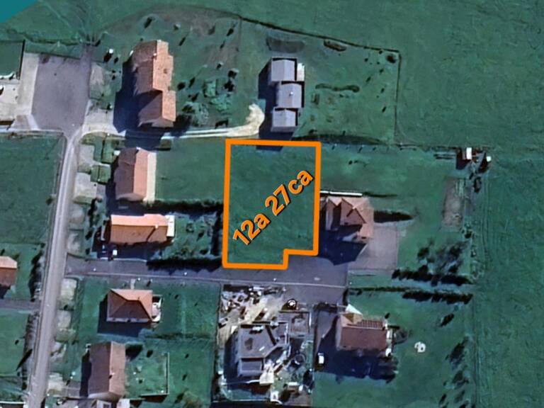 Terrain constructible en lotissement — photo 1