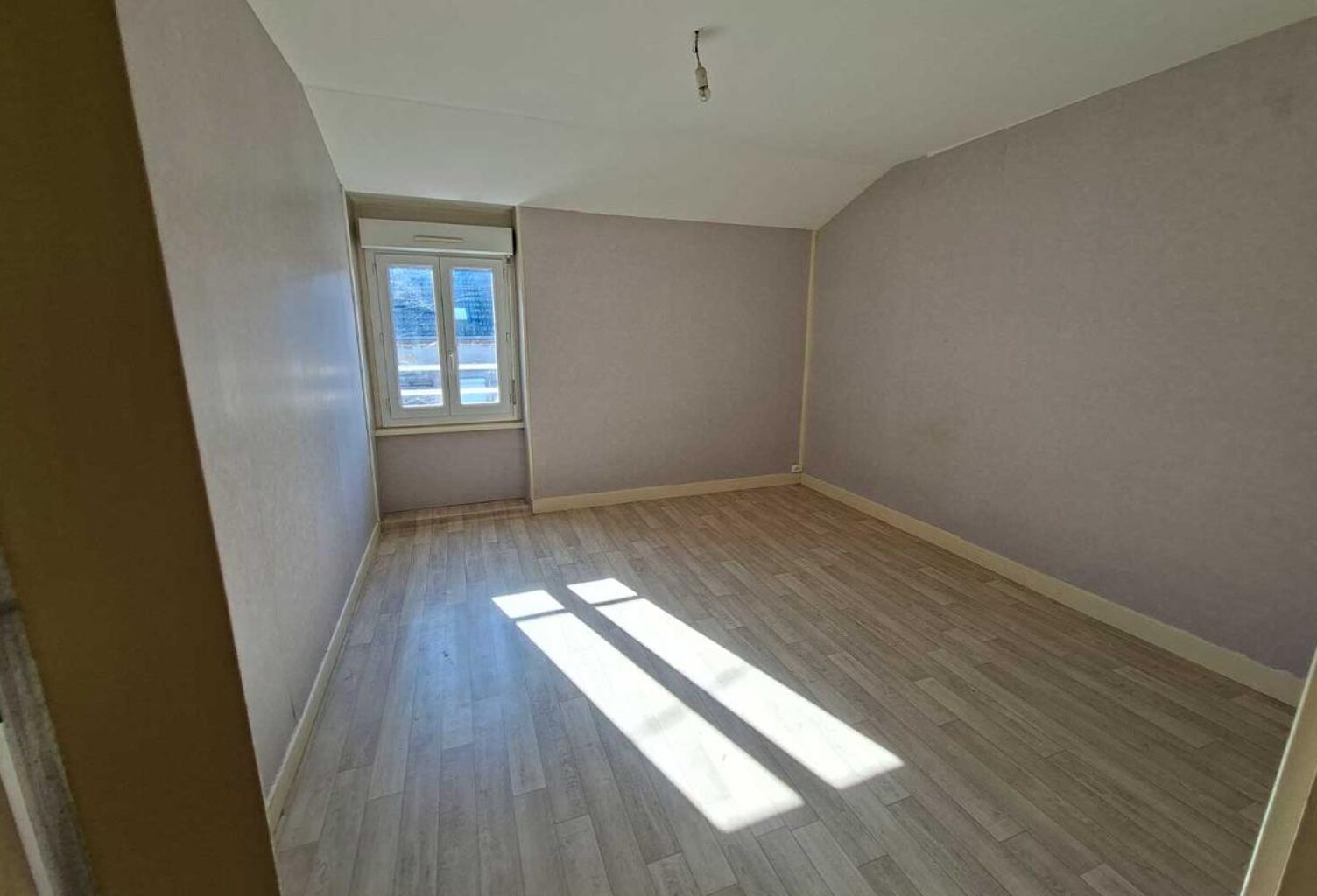 MAISON MITOYENNE 4 PIÈCES – 78 M² AVEC JARDIN DE 405 M² À MONTCEAU LES MINES — photo 1