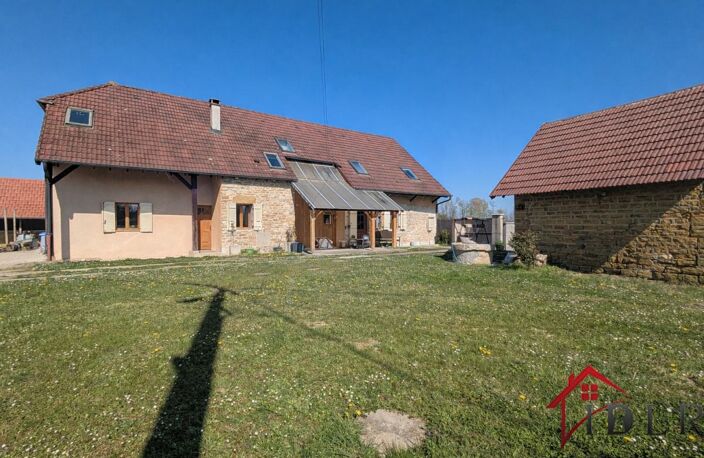 Grande maison familiale avec véranda et jardin — photo 2