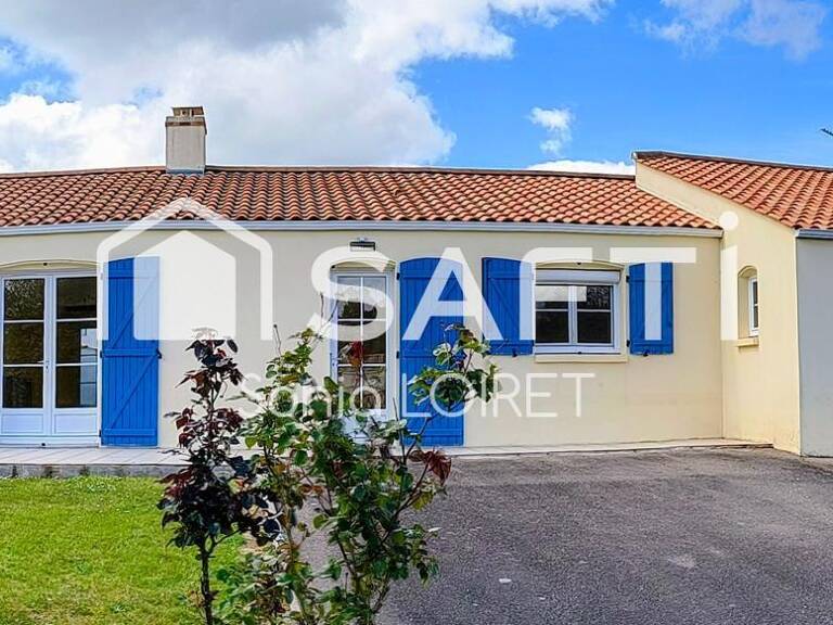 Maison vue sur le Château De Talmont Saint Hilaire — photo 1