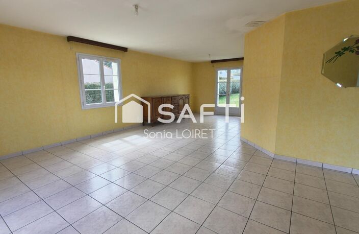 Maison vue sur le Château De Talmont Saint Hilaire — photo 2