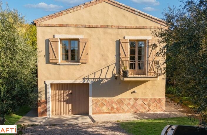 Maison traditionnelle avec beaucoup de charme et piscine — photo 2
