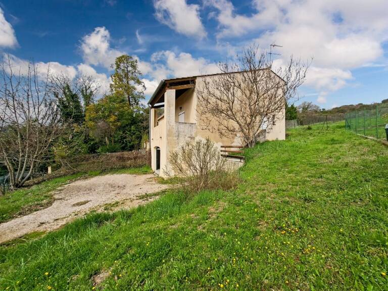 Maison avec jardin et garage — photo 1
