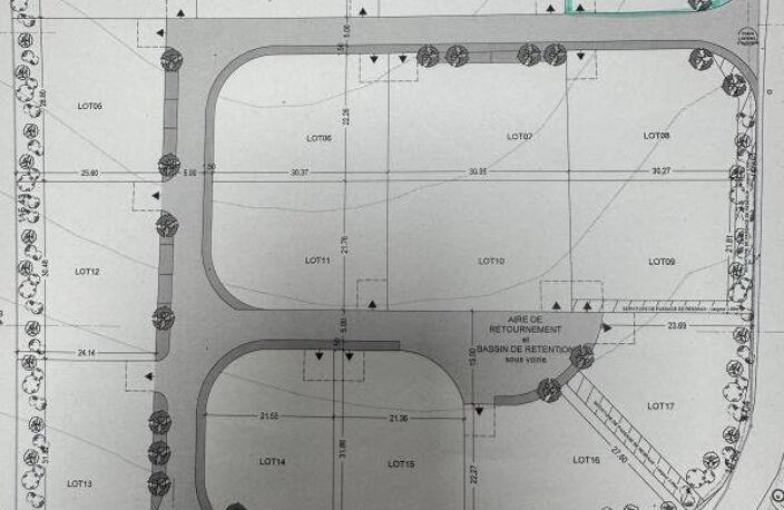 Terrain constructible de 750 m² - Roumoules — photo 3