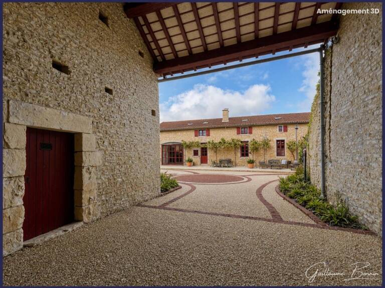 Maison Longère rénovée 7 pièces de 230m² avec 5 chambres + porche d'entrée avec cour, jardin et dépendances à 35 minutes de Poitiers — photo 1