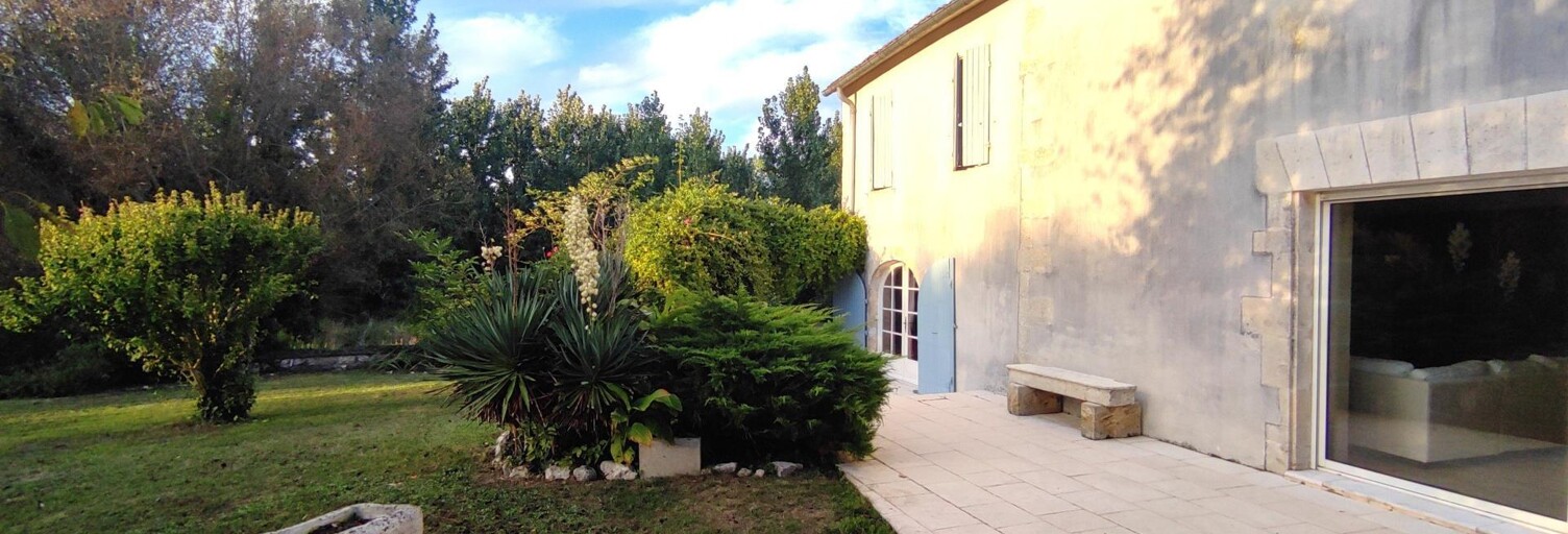Maison 8 Pièces 228 m² à vendre à Saint-Julien-de-l'Escap (17400)