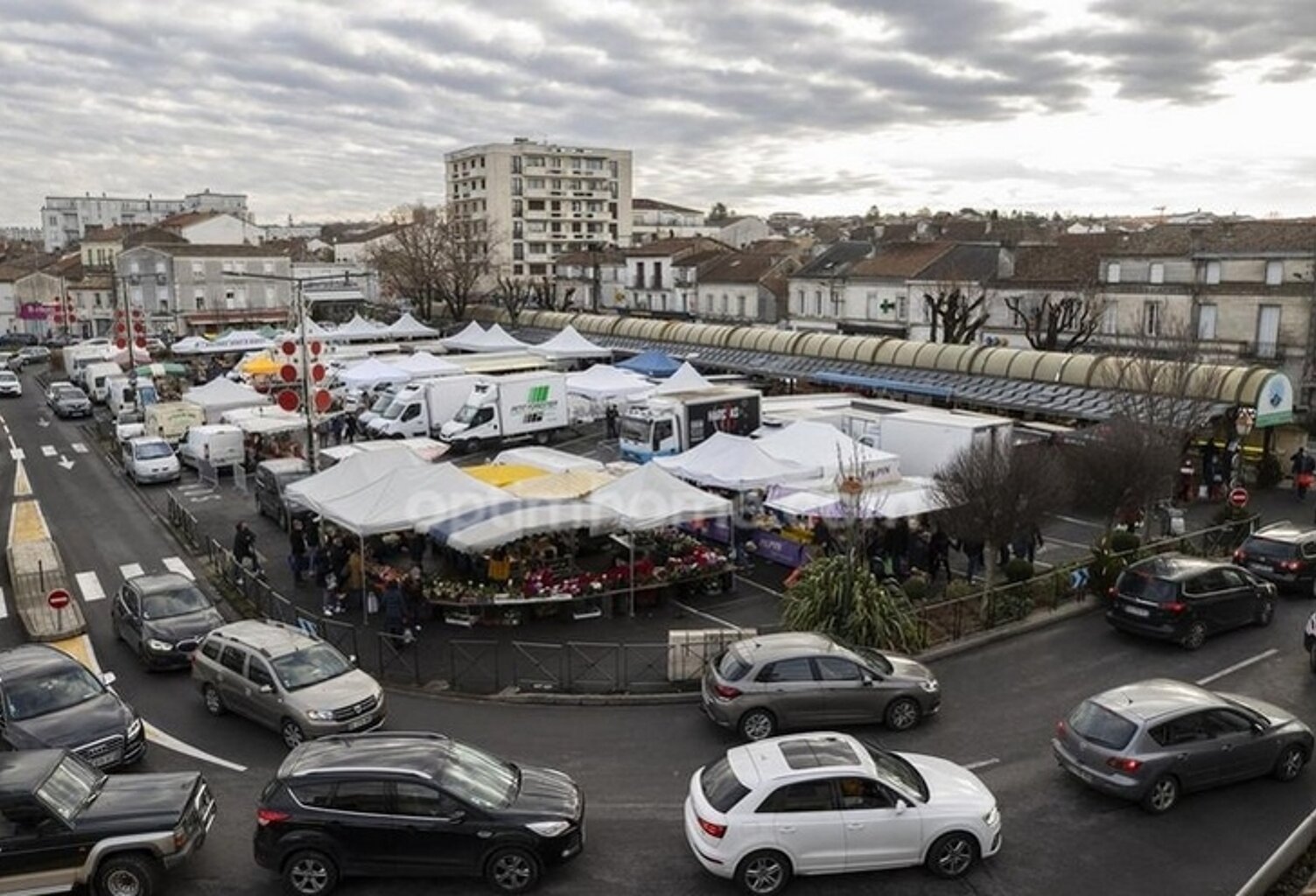 Local/bureau à louer ANGOULEME (16) — photo 1