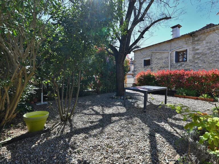 Charmante maison de village en pierre avec jardinet et bassin — photo 1
