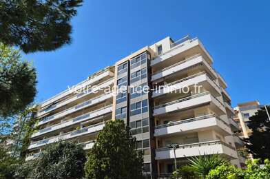 Appartement 1 pièces 810 €