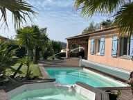 Villa de plain-pied au calme avec piscine et terrain de 700 m² — photo 2