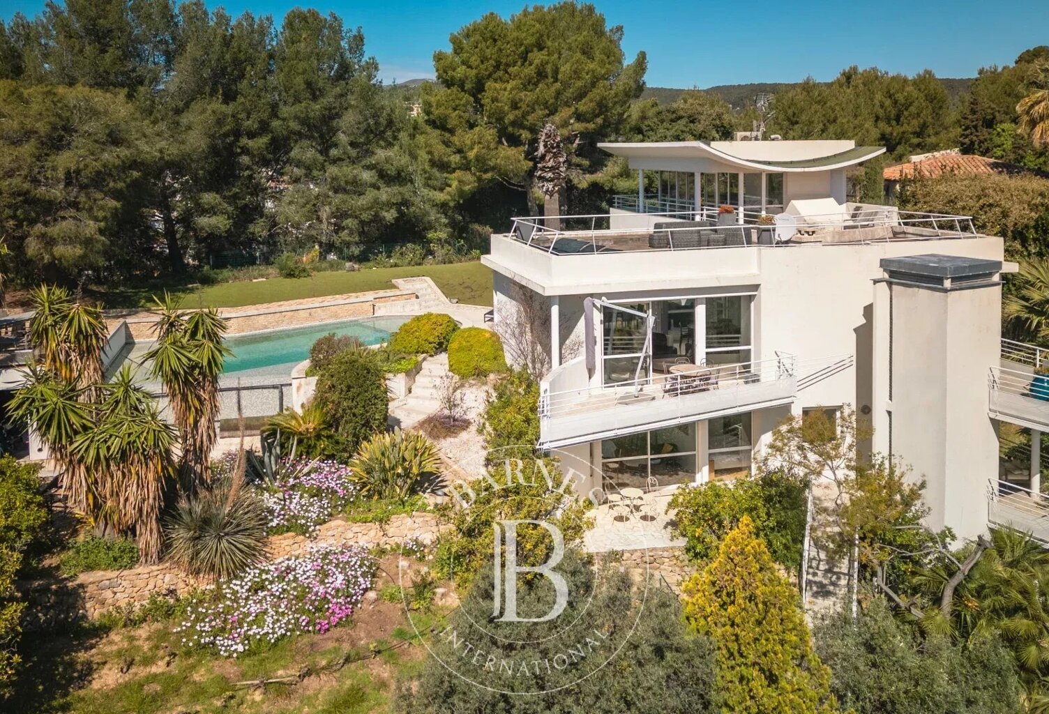 VENTE - CASSIS - 5 CHAMBRES - PISCINE - VUE SPECTACULAIRE — photo 1