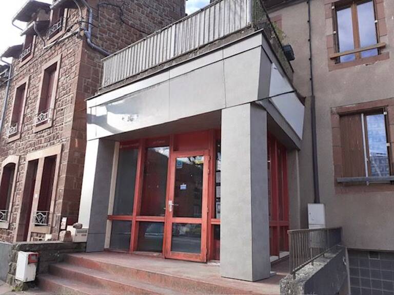 MARCILLAC-VALLON: local commercial rénové — photo 1