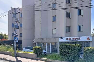 Commerce  179000 €