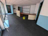 LOCAL 123m² hyper centre. Gd garage — photo 3