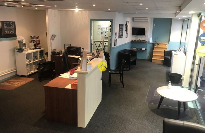 LOCAL 123m² hyper centre. Gd garage — photo 4