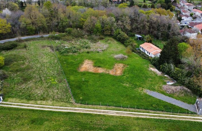Terrain À Vendre 4 923m2 constructible — photo 2