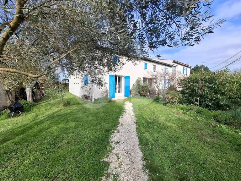 Meursac - Maison ancienne 290m² habitables — photo 1