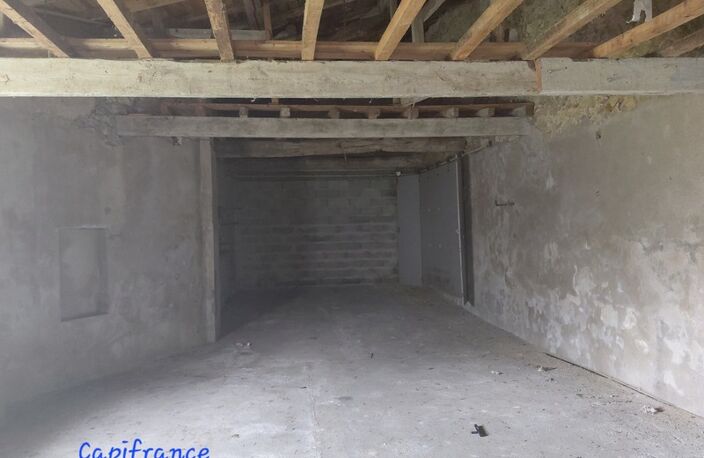 Ancien chai 2 pièces à rénover : un vrai coup de cœur au calme, avec jardin — photo 4