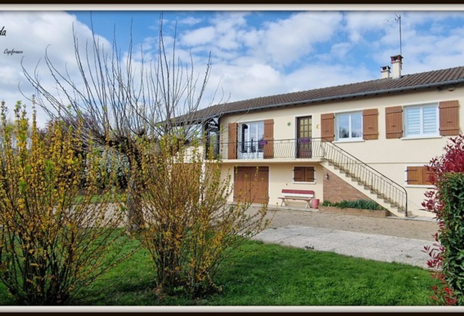 Maison à vendre 5 pièces SENNECE LES MACON (71)terrain clos 1600 m² piscine — photo 1