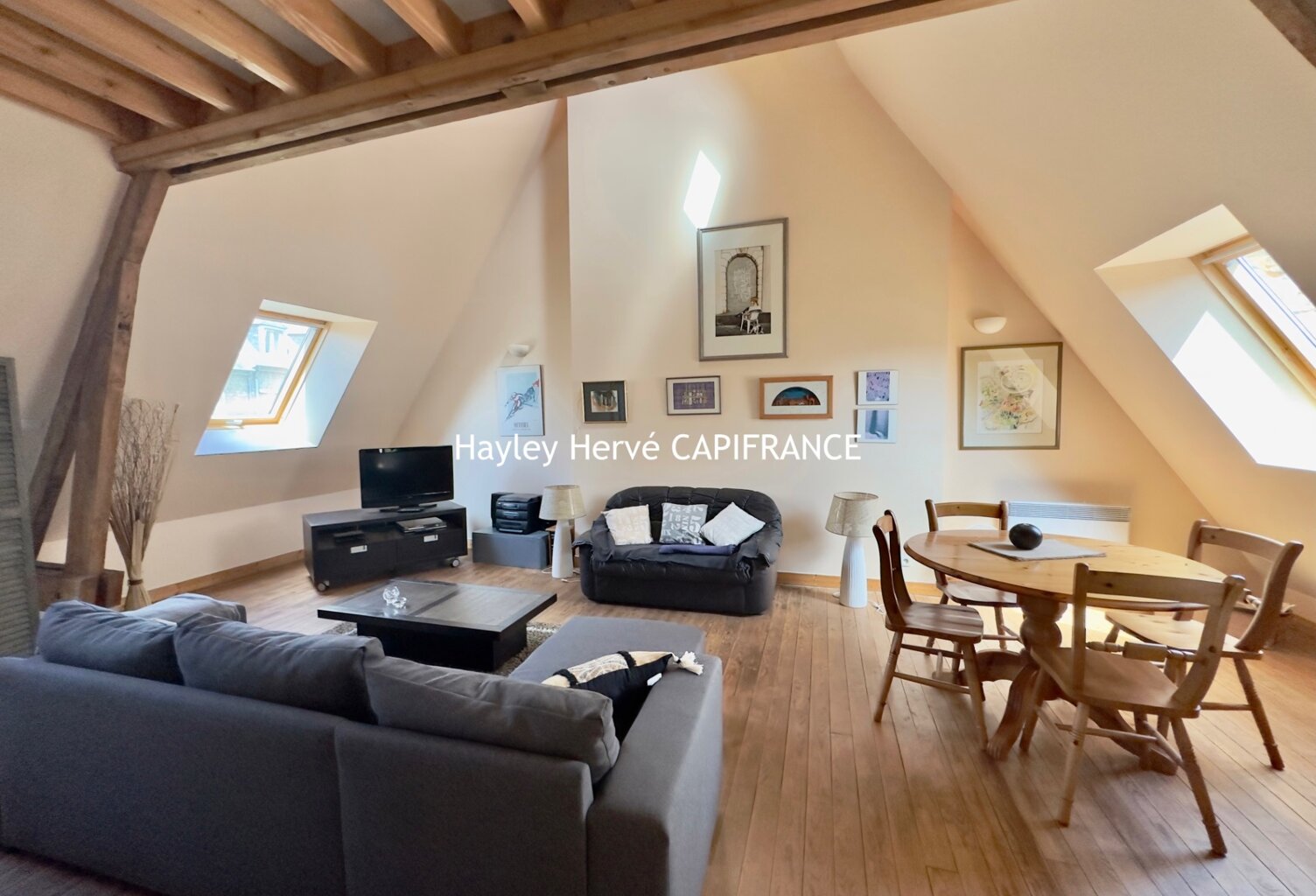 IMMEUBLE EN CENTRE-VILLE DE MORTAIN – LOCAL COMMERCIAL + APPARTEMENT 178M2 Mortain (50) — photo 1