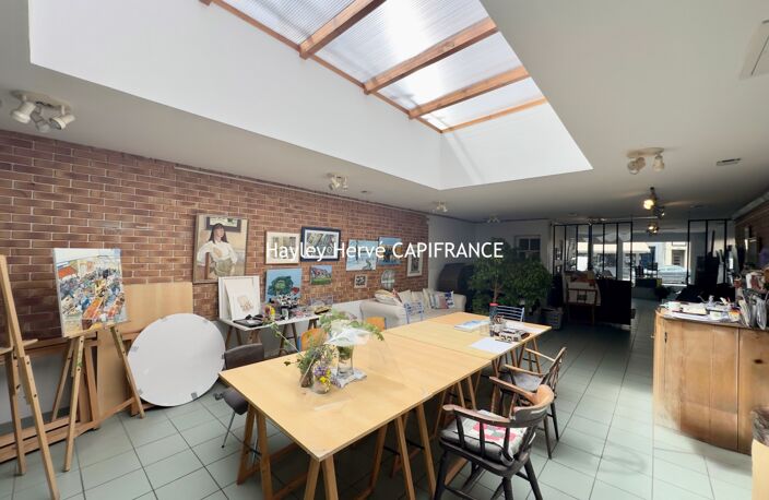 IMMEUBLE EN CENTRE-VILLE DE MORTAIN – LOCAL COMMERCIAL + APPARTEMENT 178M2 Mortain (50) — photo 2