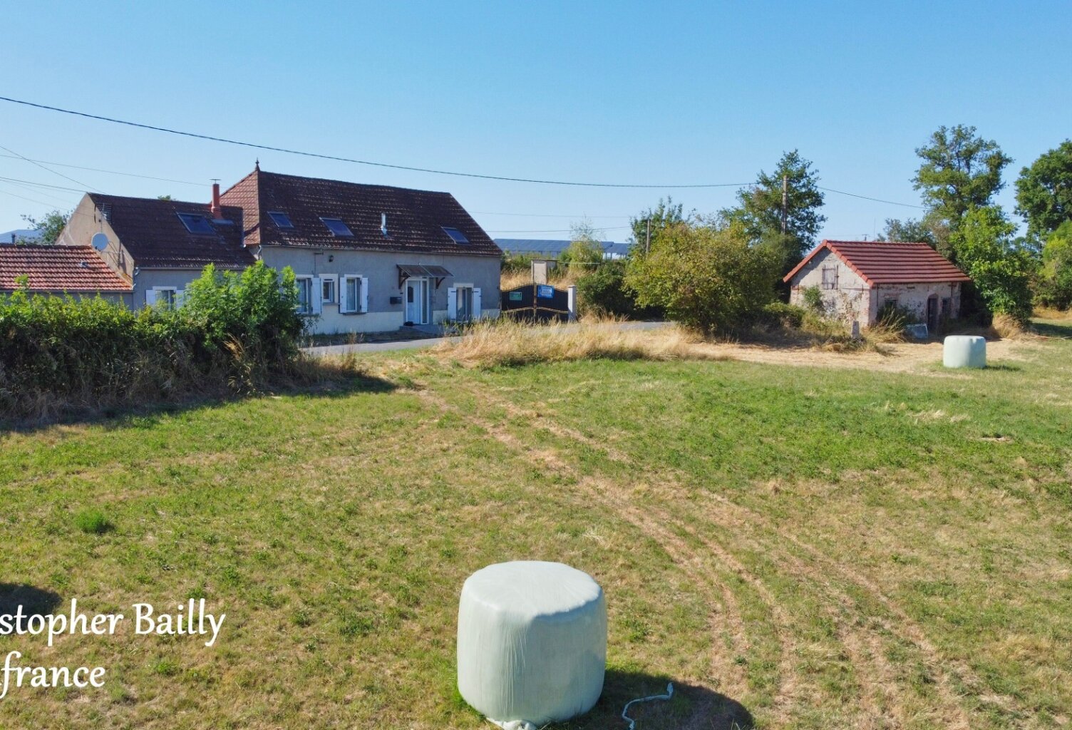 Longère de 178 m², 3 suites parentales, sur 6200 m² de terrain — photo 1
