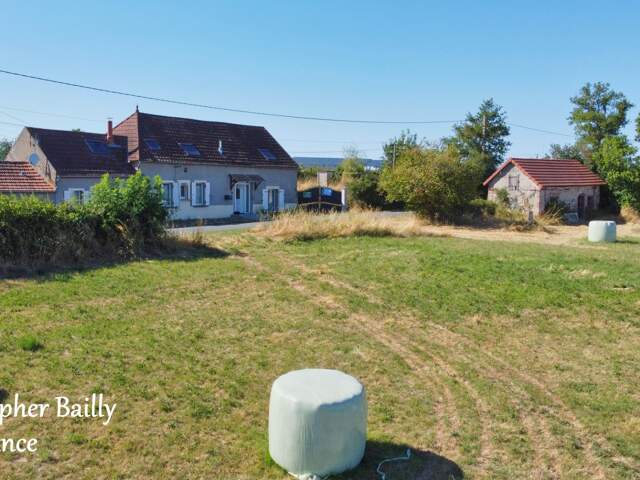 Longère de 178 m², 3 suites parentales, sur 6200 m² de terrain — photo du bien