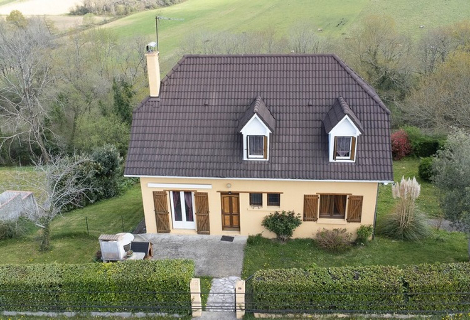 Maison à vendre 5 pièces, 4 chambres, 105m², grand garage, terrain 1200m², à SERRES CASTET (64) — photo 1