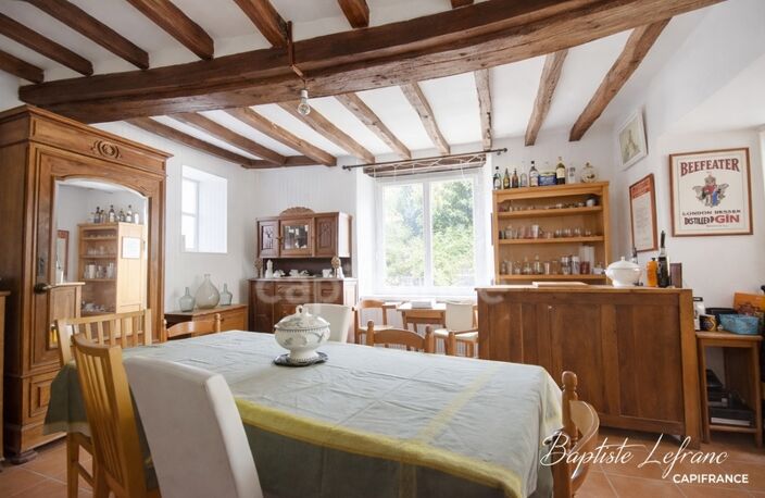 Maison de caractère avec grand jardin et dépendances - 190 m² à BAUGÉ EN ANJOU — photo 3