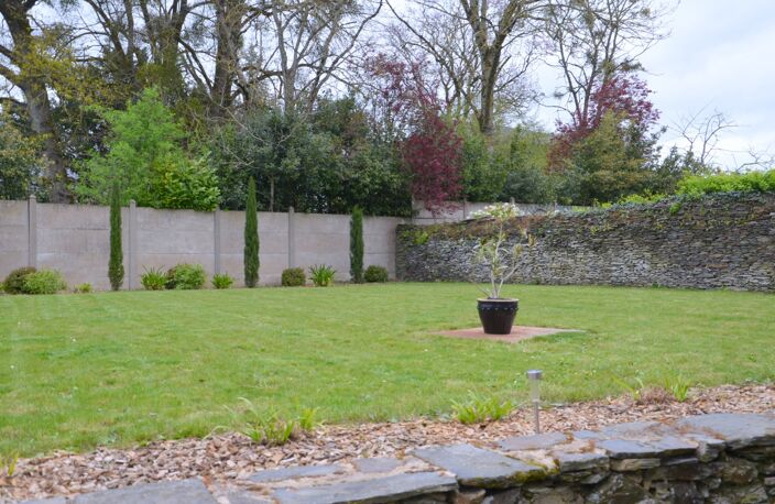 Maison 9 pièces et studio – Candé (49) — photo 2