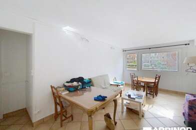 Appartement 4 pièces 1345 €