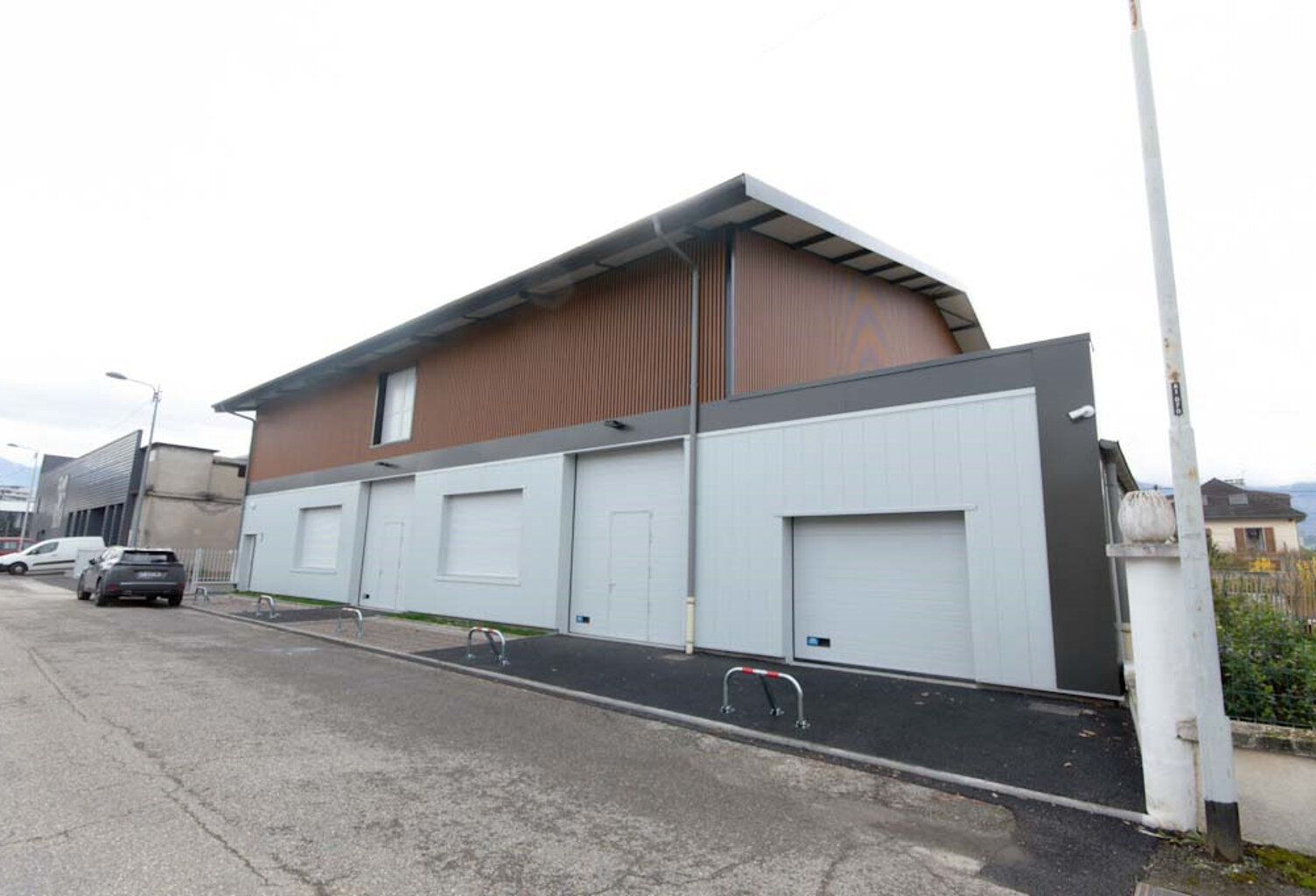 À VENDRE – BATIMENT À FORT POTENTIEL DE TRANSFORMATION – IDÉAL INVESTISSEUR — photo 1