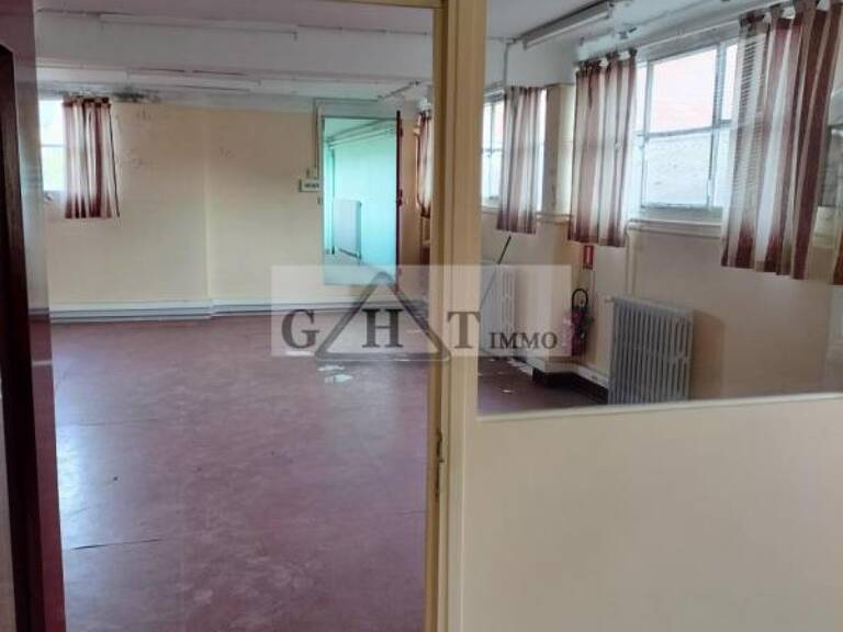 A VENDRE ENTREPOT BUREAUX 700 M² — photo 1