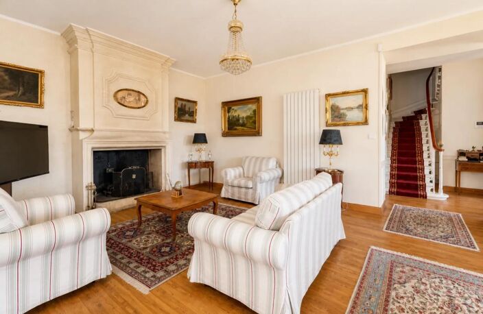 Château Dumunes à vendre à Cenon, espace et élégance — photo 4