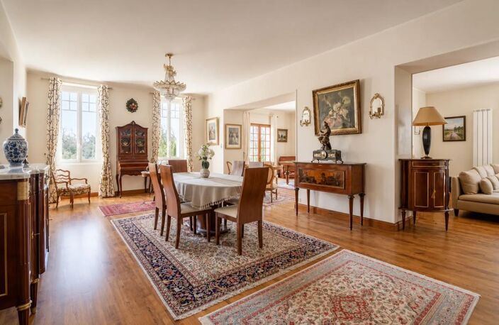 Château Dumunes à vendre à Cenon, espace et élégance — photo 5