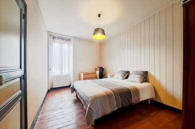 Appartement 8 pièces 215000 €