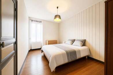 Appartement 8 pièces 215000 €