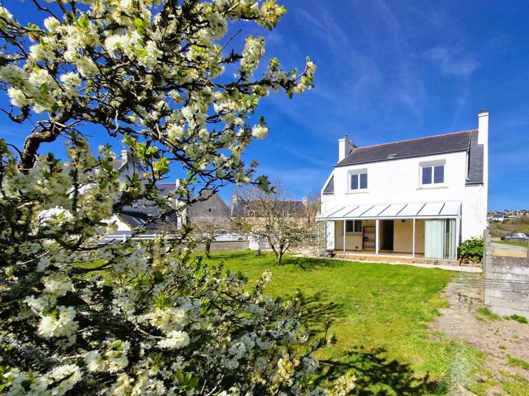 Maison de 123 m² - 7 pièces - Plouhinec — photo 1