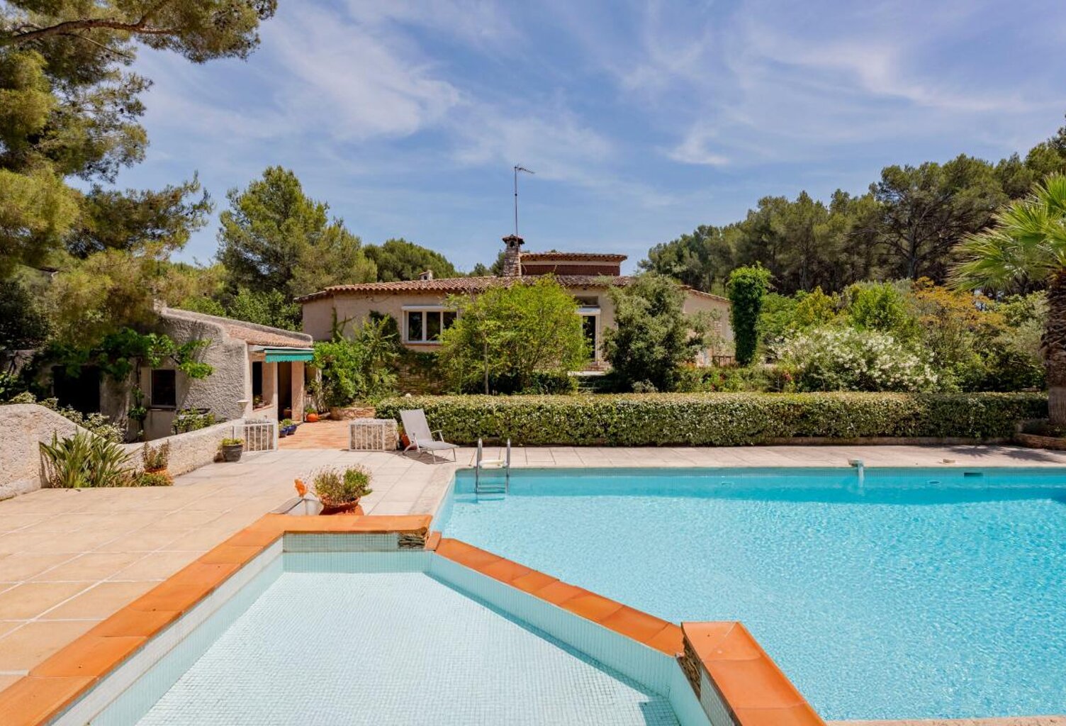 A VENDRE SANARY SUR MER 83110 LIMITE BANDOL VILLA D ARCHITECTE D EXCEPTION ! — photo 1