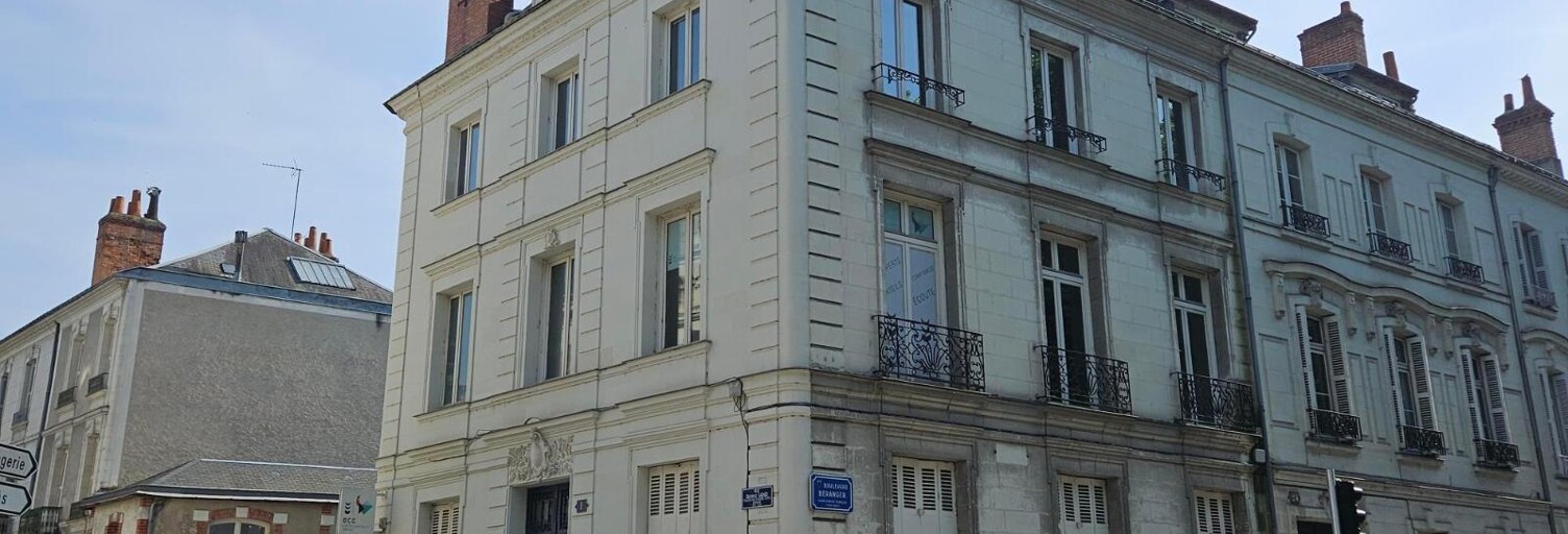 Bureau  360 m² à louer à Tours (37000)